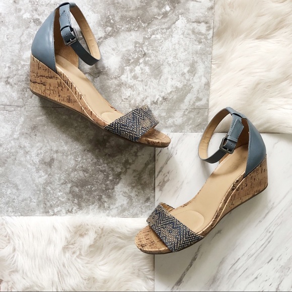 naturalizer cami wedge